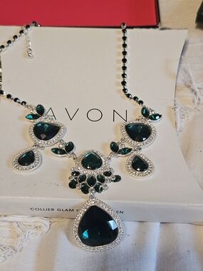 Avon Collier Glam Hollywoodien